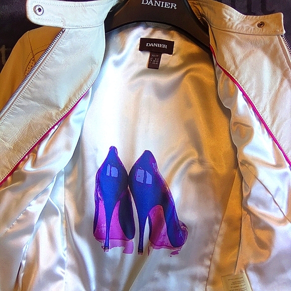 Danier, Light cream with mesh pattern Leather jacket, Extra small. - Picture 4 of 4